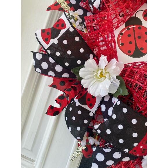 Ladybug Welcome Wreath – Handmade Red & Black Deco Mesh Door Decor with Florals - Picture 4 of 9